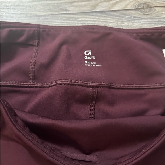 GAP Burgundy and Pink Striped Leggings EUC - Picture 4 of 4